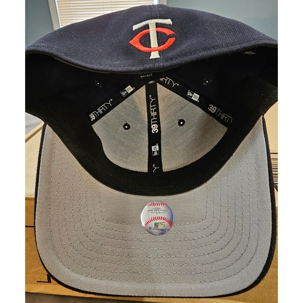 New Era® Minnesota Twins 39THIRTY™ (LARGE/XL) Game Day‎ Stretch-Fit Hat - Picture 5 of 6